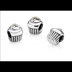 Pandora Cupcake charm